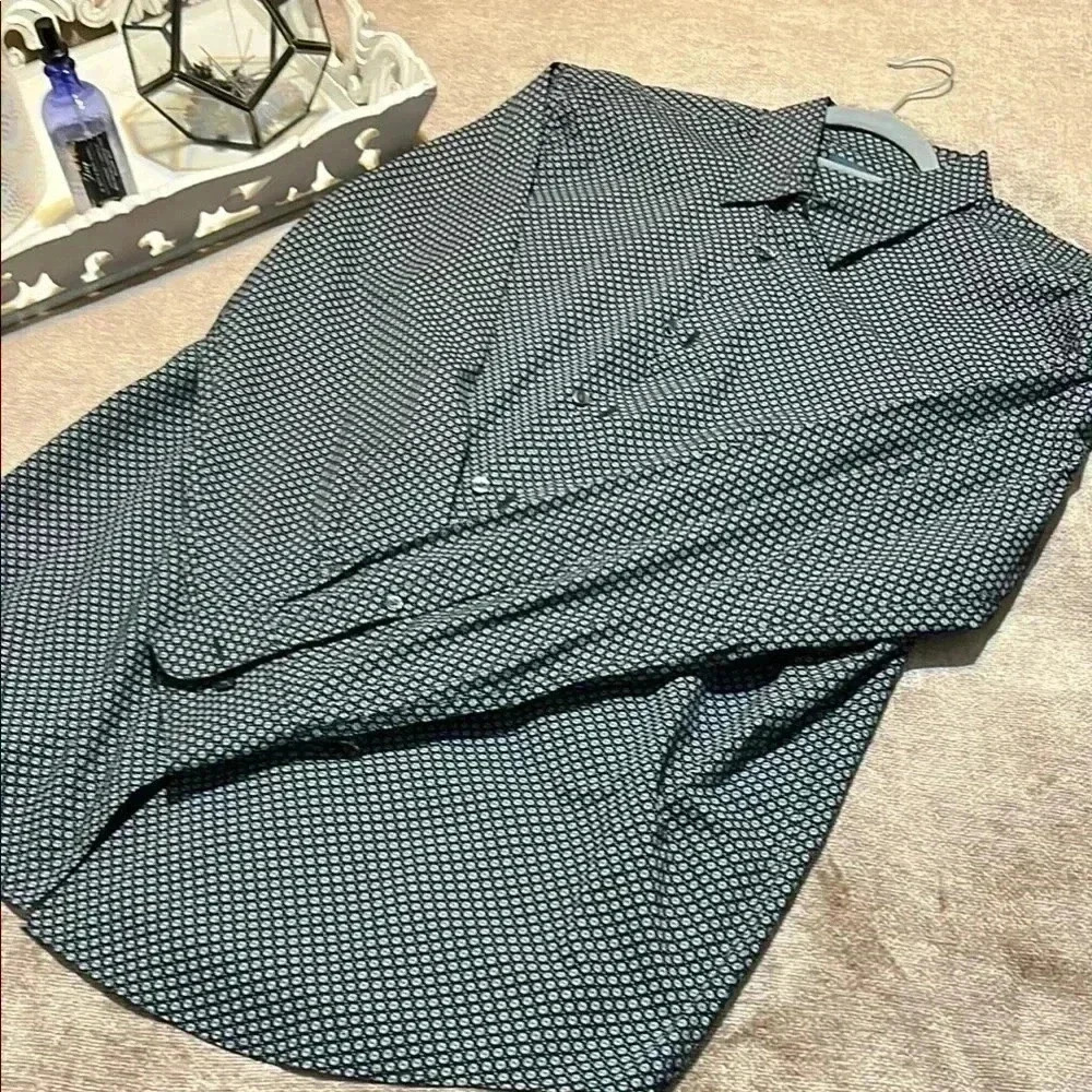 Perry Ellis Men’s Patterned Button Down Shirt